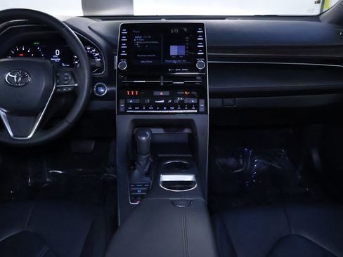 Used 2021 Toyota Avalon XLE image 17
