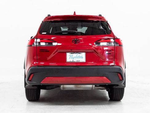 Used 2024 Toyota Corolla Cross XLE w/ Convenience Package AWD/4WD image 29