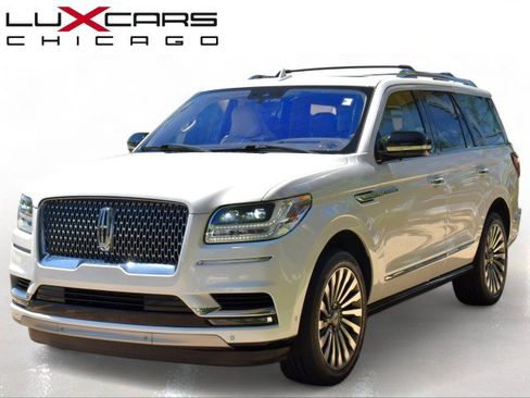 Used 2018 Lincoln Navigator Reserve w/ Technology Package AWD/4WD image 4