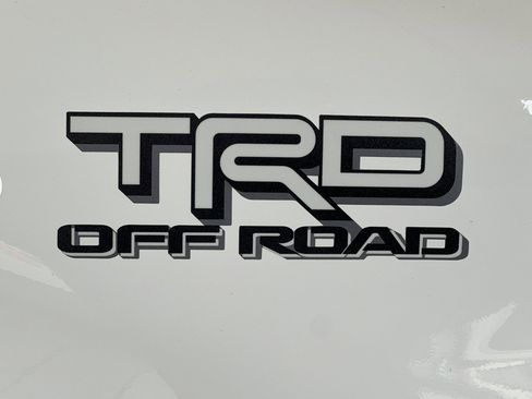 Certified 2025 Toyota Tacoma TRD Off-Road image 26