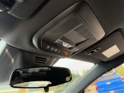 New 2026 Chevrolet Equinox EV LT image 17