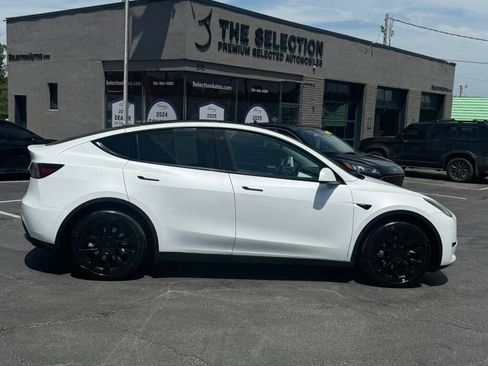 Used 2021 Tesla Model Y Long Range AWD/4WD image 18