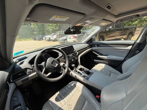 Used 2020 Honda Accord EX image 8