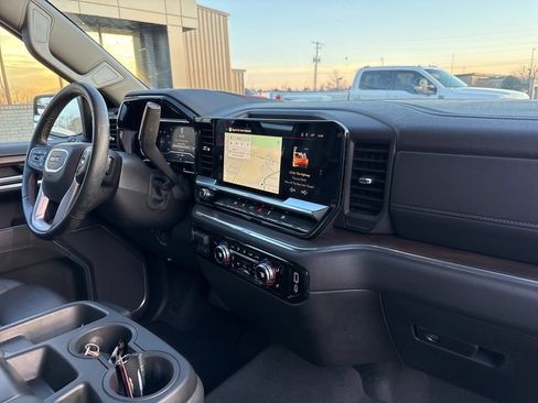 Used 2025 GMC Sierra 1500 SLT image 18