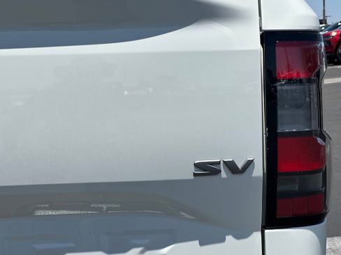 Used 2024 Nissan Frontier SV image 26