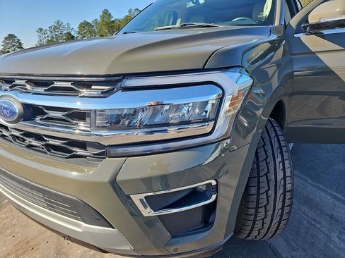 Used 2024 Ford Expedition Limited image 36