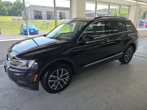 Used 2020 Volkswagen Tiguan SE AWD/4WD image 2