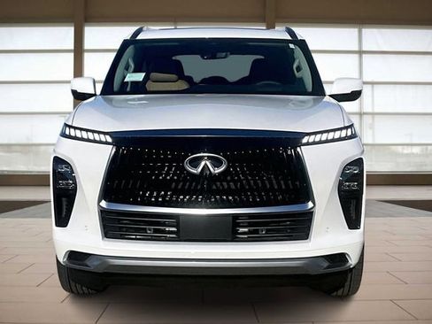 New 2026 INFINITI QX80 Luxe image 3
