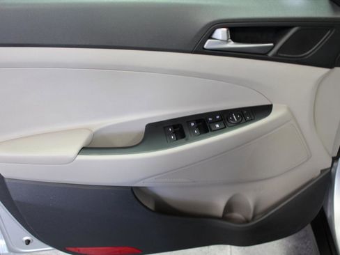 Used 2016 Hyundai Tucson SE w/ Option Group 12 image 17