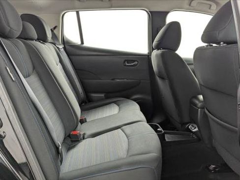 Used 2023 Nissan Leaf S image 17