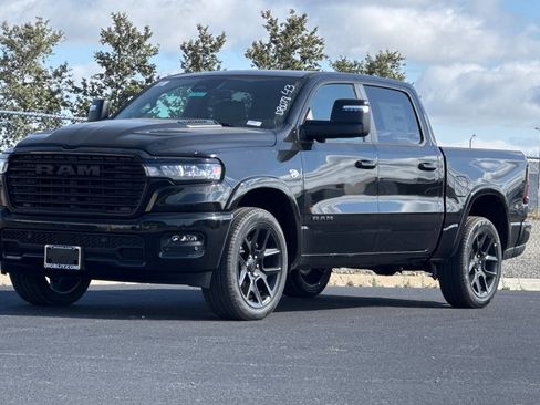 New 2026 RAM 1500 Laramie AWD/4WD image 7