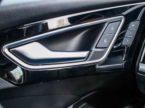 Used 2024 Audi Q4 e-tron Premium Plus w/ Premium Plus image 9