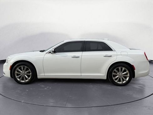Used 2020 Chrysler 300 Limited image 3