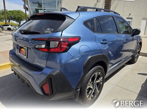 Used 2024 Subaru Crosstrek 2.0i Premium image 4