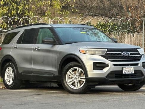 Used 2020 Ford Explorer XLT w/ Class III Trailer Tow Package image 2