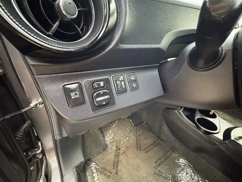 Used 2018 Toyota Prius C Two image 11