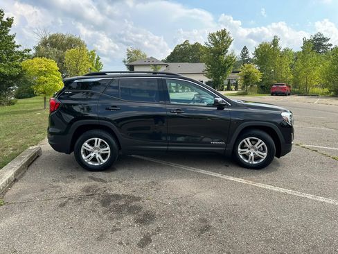 Used 2019 GMC Terrain SLE w/ Driver Convenience Package AWD/4WD image 4