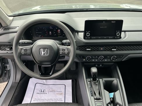 Used 2025 Honda Accord SE image 11