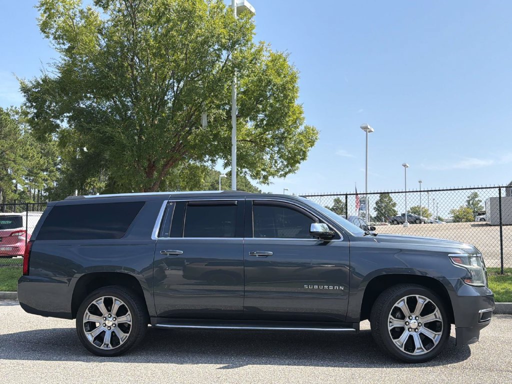 Used 2019 Chevrolet Suburban Premier RWD image 31