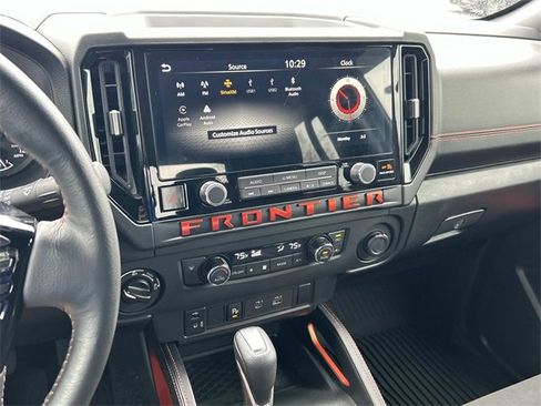 Used 2025 Nissan Frontier PRO-4X image 23