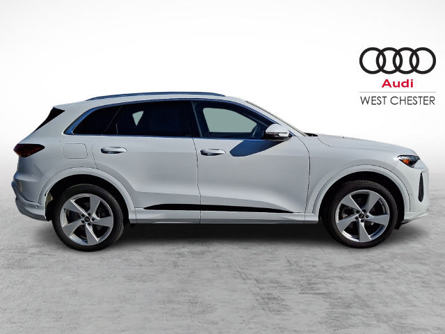 Certified 2025 Audi Q5 Premium Plus w/ Premium Plus AWD/4WD image 7