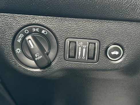 Used 2021 Dodge Challenger R/T Scat Pack RWD image 31
