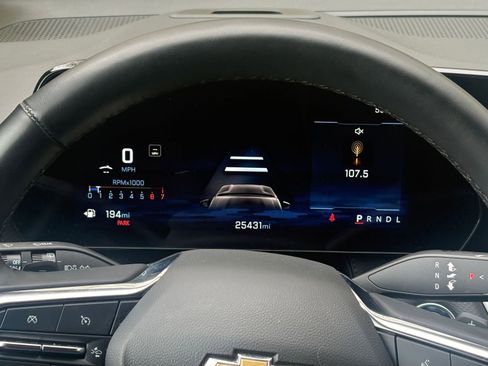 Used 2025 Chevrolet Equinox LT FWD image 39