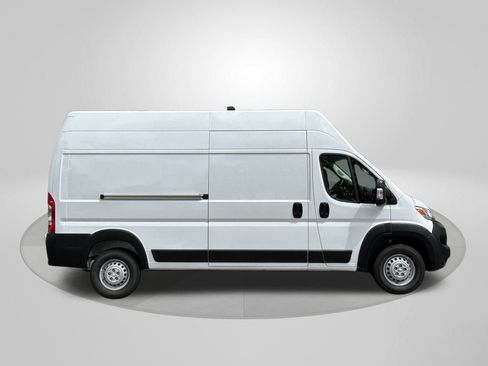 New 2024 RAM ProMaster 3500 w/ Convenience Group FWD image 7