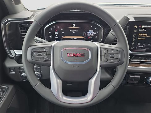 New 2026 GMC Sierra 1500 SLE w/ Preferred Package AWD/4WD image 9