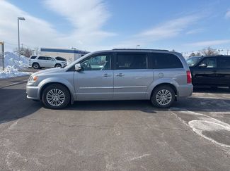 Used 2015 Chrysler Town & Country Touring-L w/ Driver Convenience Group video 2