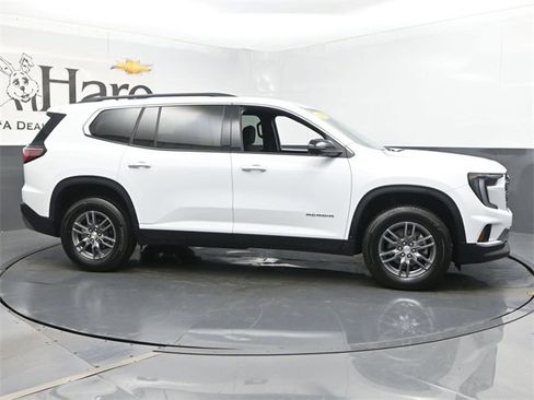 Used 2025 GMC Acadia Elevation image 1