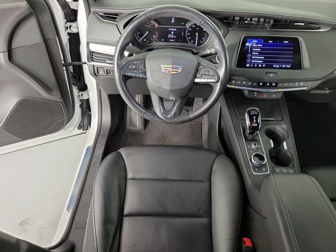 Used 2023 Cadillac XT4 Premium Luxury FWD image 16