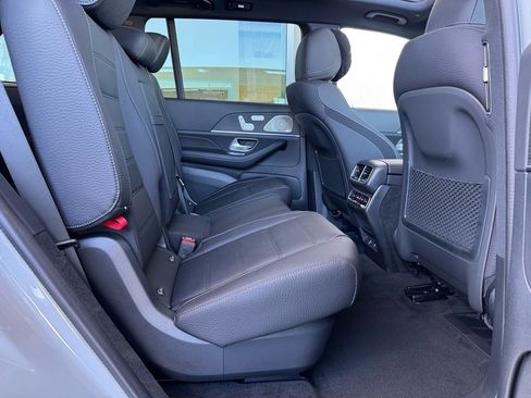 New 2026 Mercedes-Benz GLS 580 4MATIC image 15