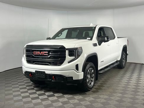 Used 2025 GMC Sierra 1500 AT4 w/ AT4 Premium Package AWD/4WD image 3