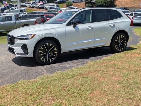 New 2026 Volvo XC60 B5 Ultra w/ Protection Package Premier AWD/4WD image 2