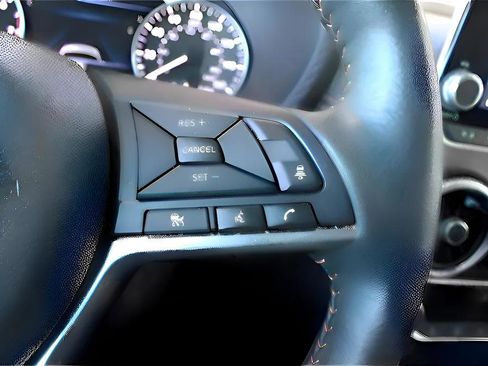 Used 2025 Nissan Sentra SR w/ SR Premium Package FWD image 10
