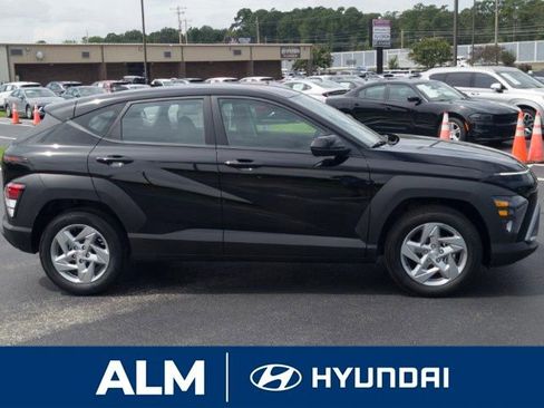 New 2026 Hyundai Venue SE image 4