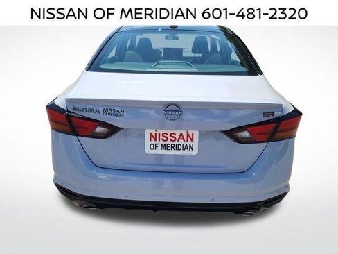 New 2026 Nissan Altima 2.5 SR w/ SR Premium Package FWD image 4