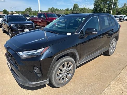 Used 2024 Toyota RAV4 XLE Premium w/ Weather Package AWD/4WD image 7