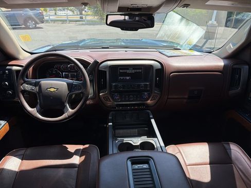 Used 2016 Chevrolet Silverado 1500 High Country w/ High Country Premium Package AWD/4WD image 11