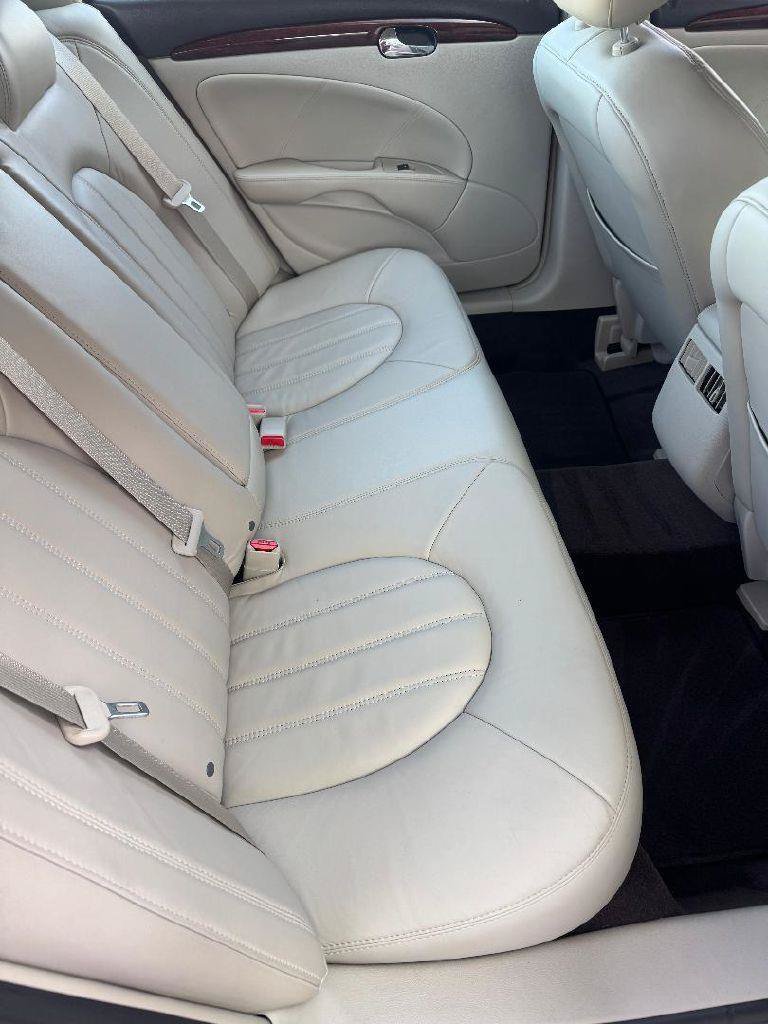 Used 2007 Buick Lucerne CXL w/ Luxury Package FWD image 29