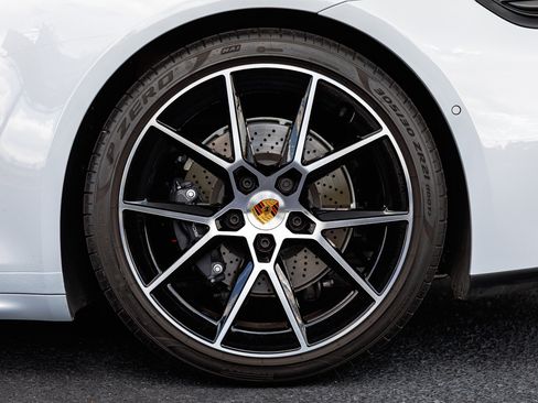 Used 2025 Porsche 911 Carrera image 8
