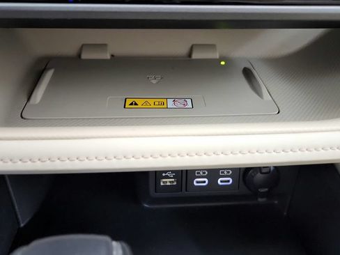 Certified 2024 Toyota Highlander XLE FWD image 41