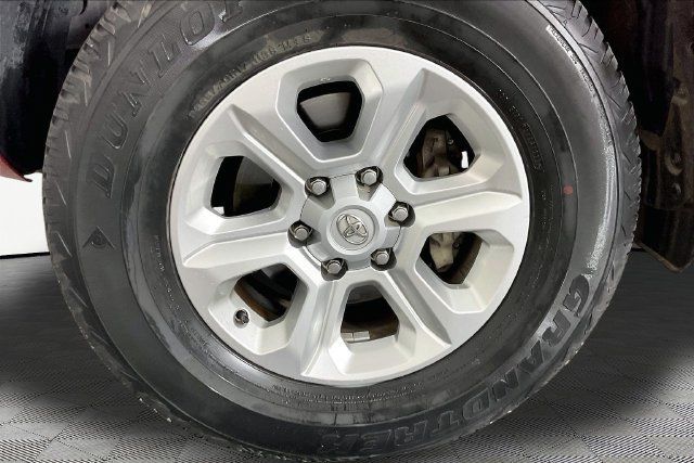 Used 2022 Toyota 4Runner SR5 Premium AWD/4WD image 25