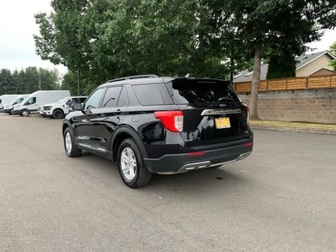 Certified 2024 Ford Explorer XLT w/ Equipment Group 202A AWD/4WD image 3