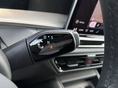 New 2026 Volkswagen Tiguan SE R-Line FWD image 14