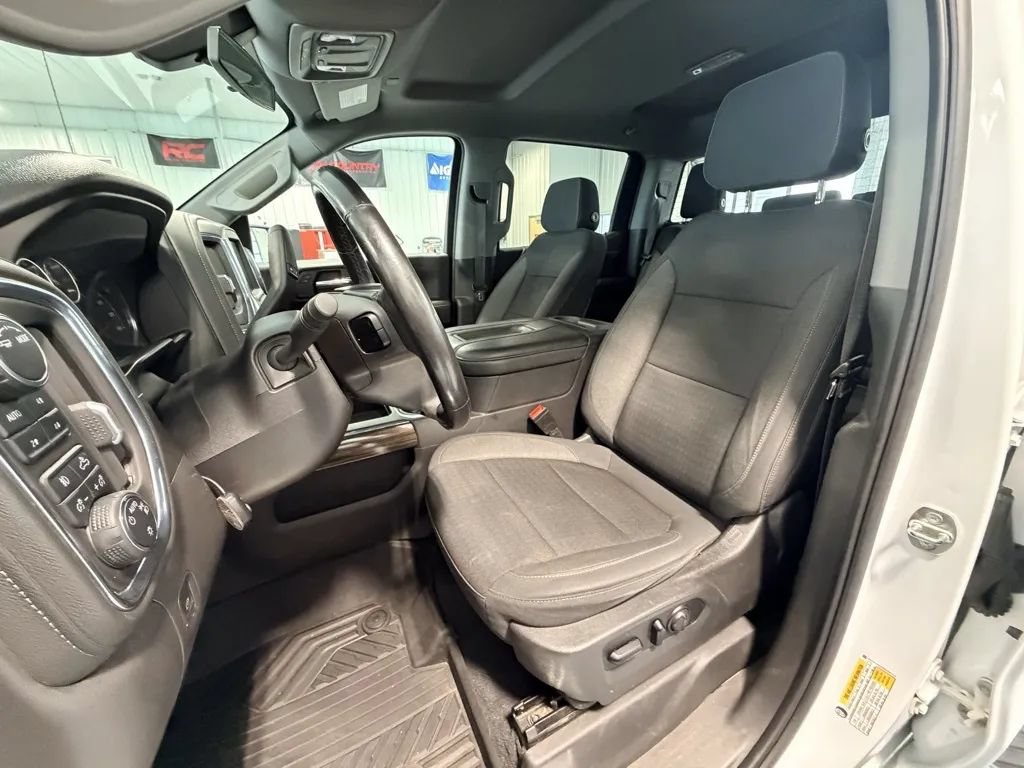 Used 2021 Chevrolet Silverado 1500 LT Trail Boss w/ LPO, Dark Essentials Package AWD/4WD image 16