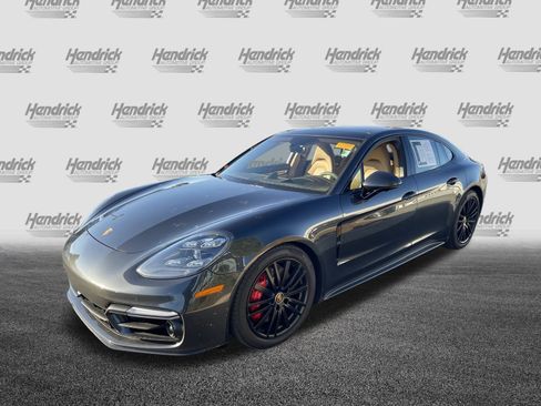 Used 2023 Porsche Panamera GTS image 5