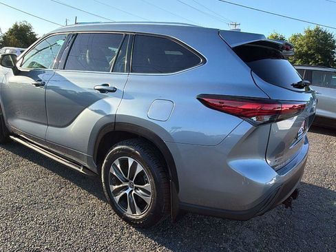 Used 2021 Toyota Highlander XLE image 7