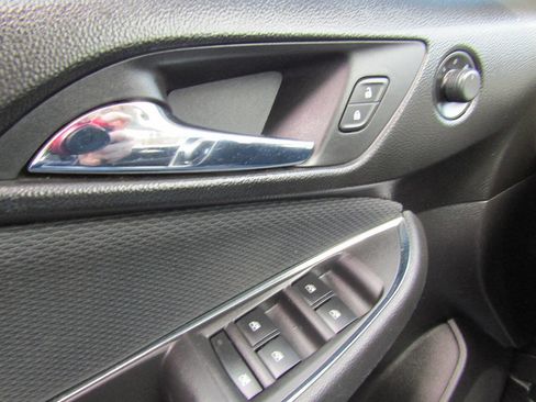 Used 2017 Chevrolet Cruze LT image 9